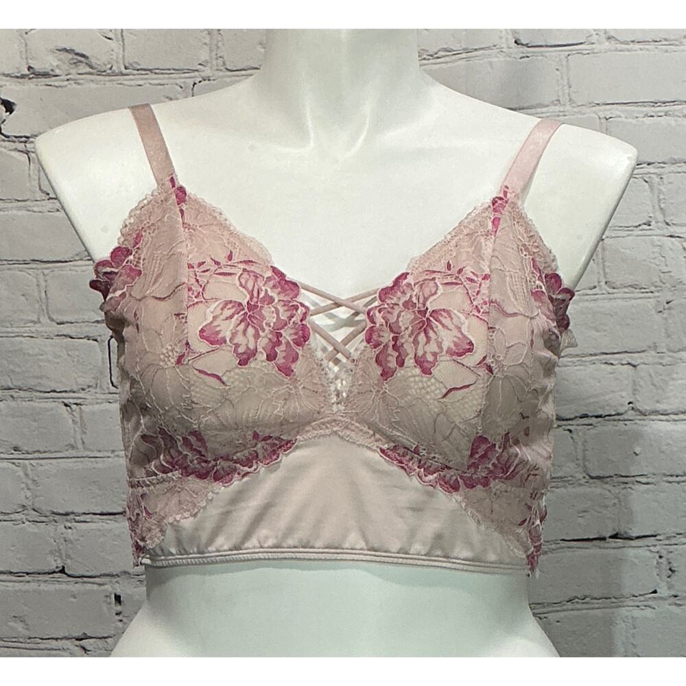 Torrid Women's Unlined Cross Dye Lace Bralette (Size 2)